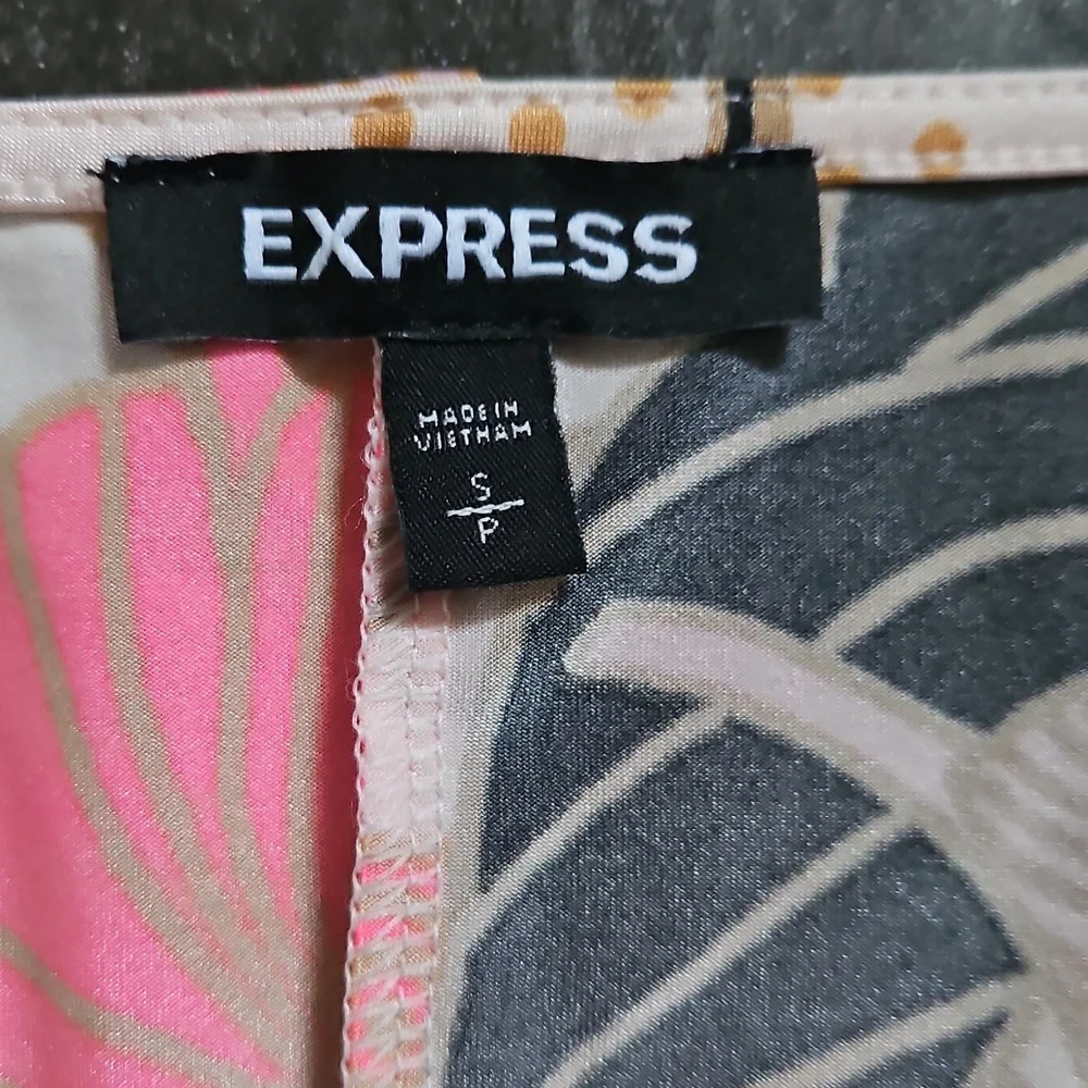 Express Top - Picture 3 of 3